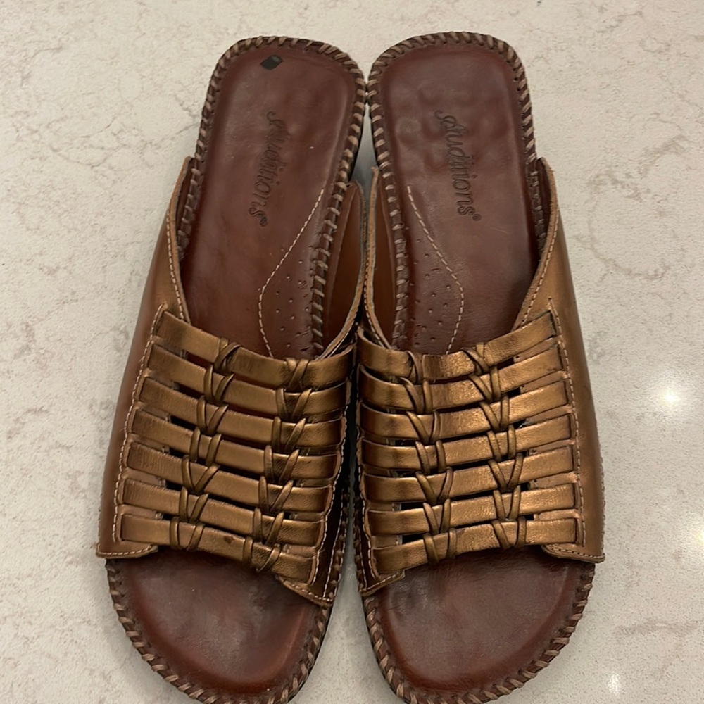 Auditions Metallic brown Leather Sandals 9 Slim